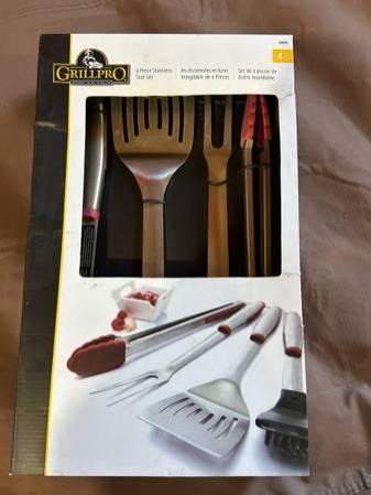 GrillPro 4 piece stainless grilling tool set.jpg