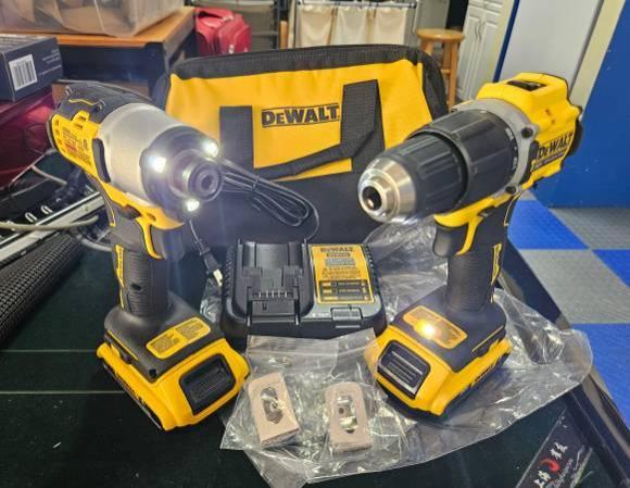 ? NEW Dewalt 20v brushless hammer drill & impact driver combo kit.jpg