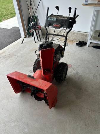 Ariens Compact 24 Snow Blower Need sold today.jpg
