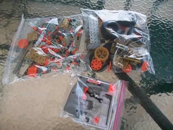MECCANO ERECTOR SET WITH POWER DRILL AND ACCESSORIES.jpg