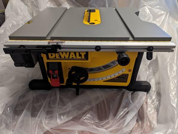 DeWalt DWE7491RS 10in 120V Table Saw heavy duty construction 2xpc $350.jpg