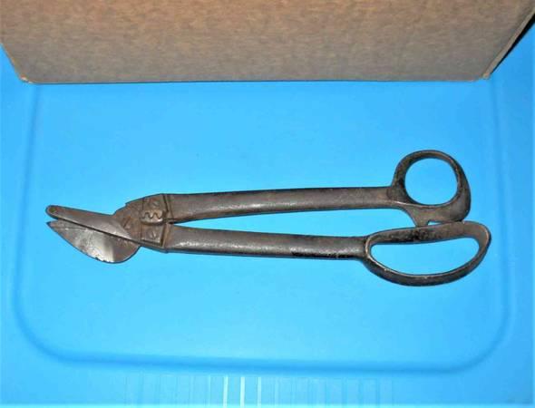 Antique Sheet Metal Shears Tin Snips Stove Pipe Crimper Cutter Tool.jpg