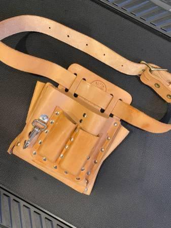klein electician tool pouch with belt.jpg