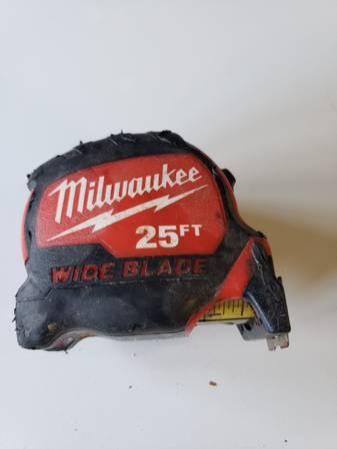 Milwaukee 25Ft Wide Blade Tape Measure.jpg