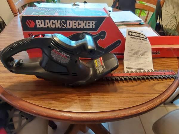 Black &Decker  16 inch electric Hedge Trimmer.jpg