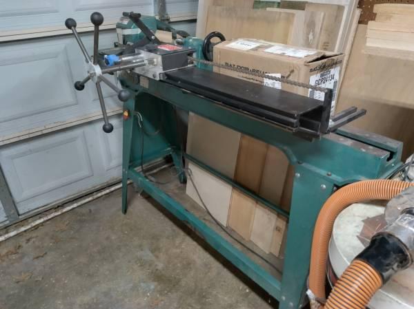 Grizzly wood lathe with Vega duplicater.jpg