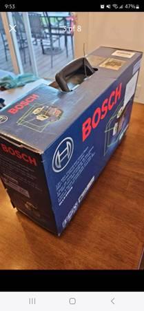Bosch 3 line laser level, GLL3 330CG  new, unopened.jpg