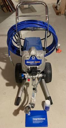 Graco Magnum ProX19 Airless Paint Sprayer (with Accessories).jpg